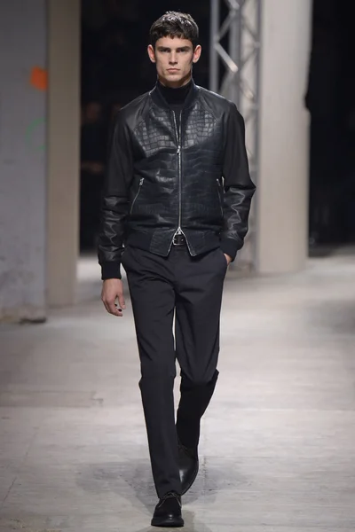 Look 43